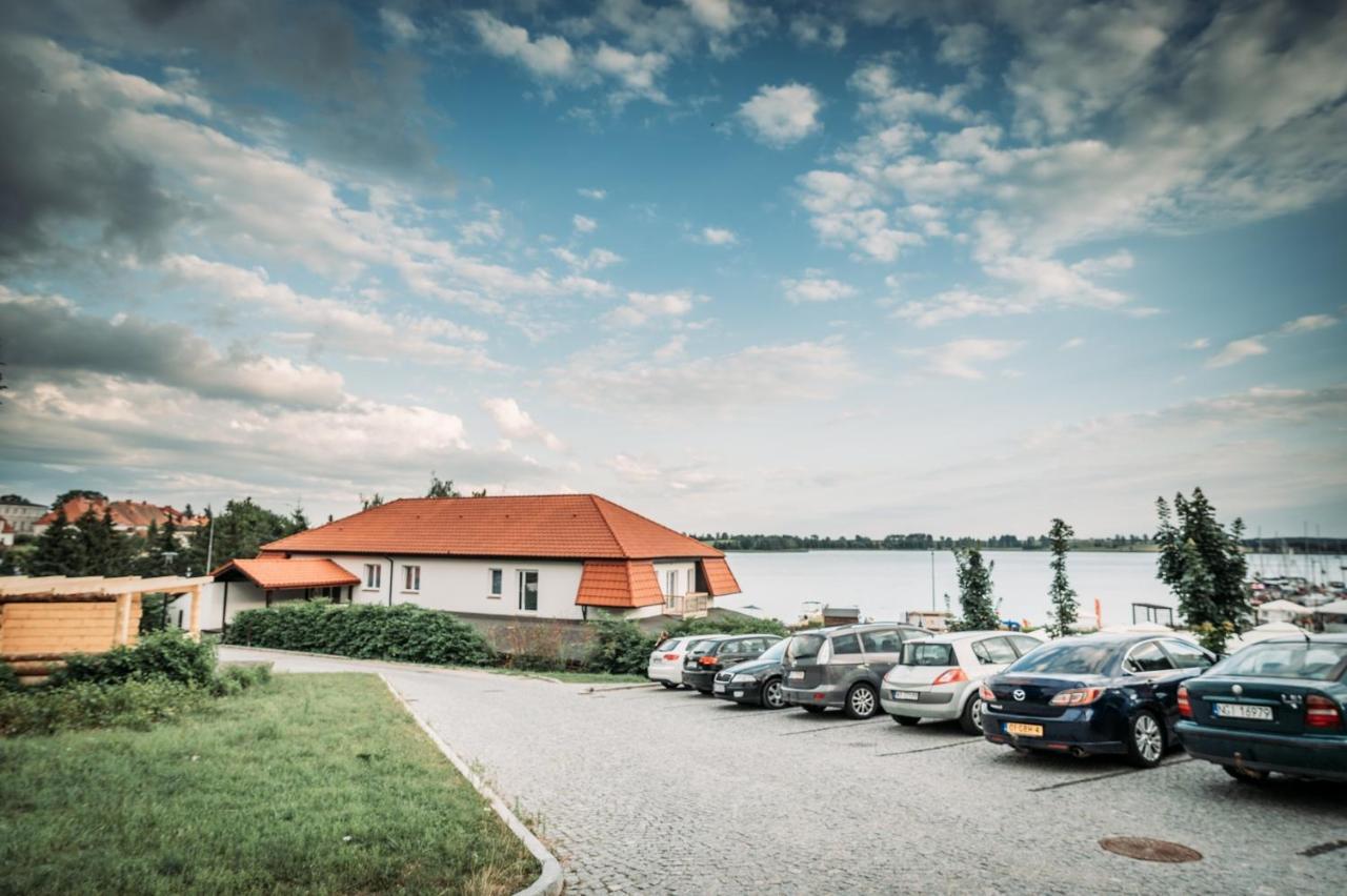 Willa Z Widokiem Na Jezioro Ryn  Exterior photo